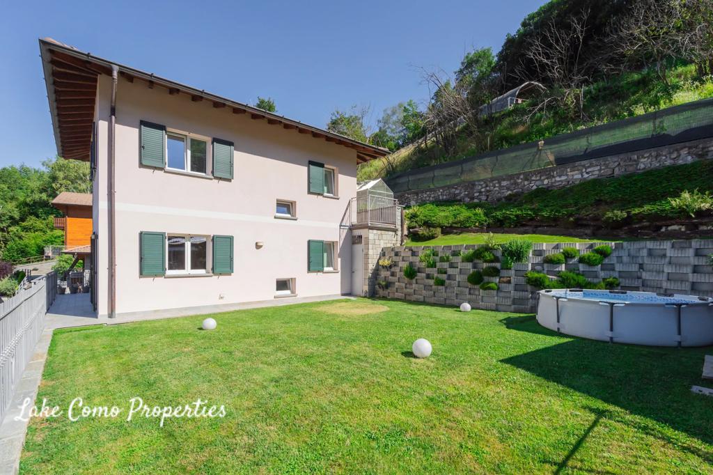 7 room house in Lake Como, photo #1, listing #106671306
