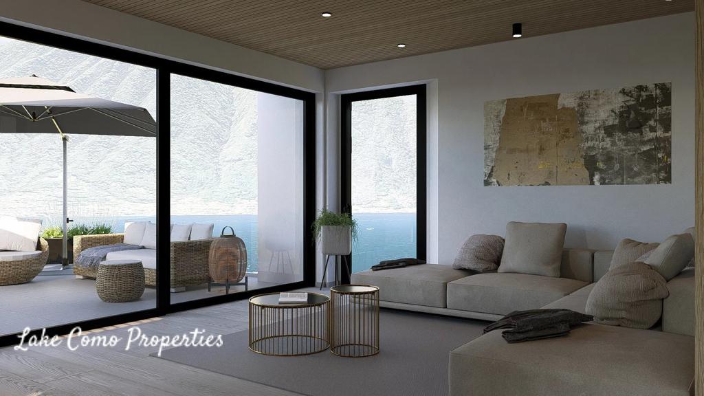 9 room house in Sala Comacina, photo #4, listing #98453040