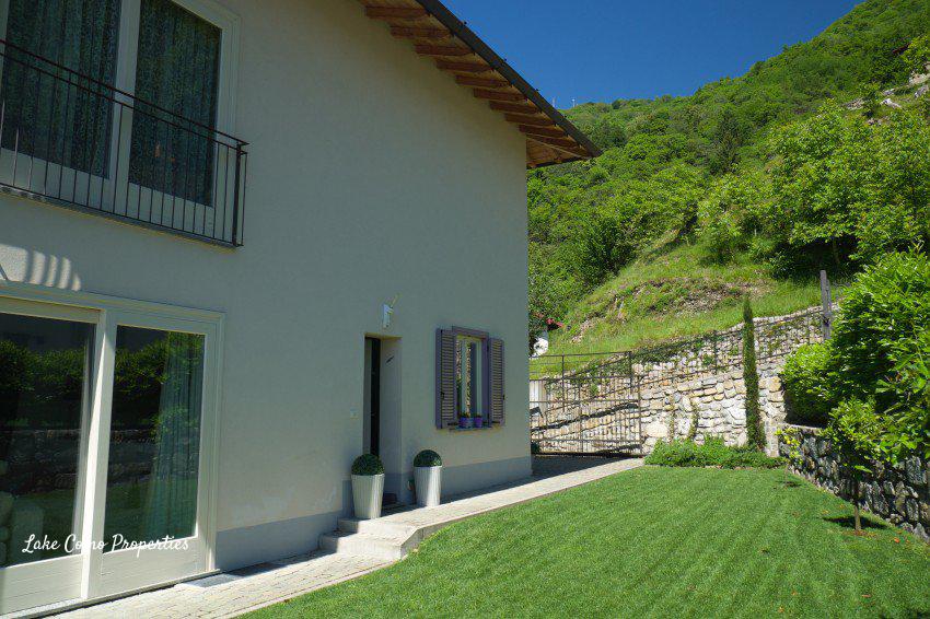 House in Argegno, photo #7, listing #97212780