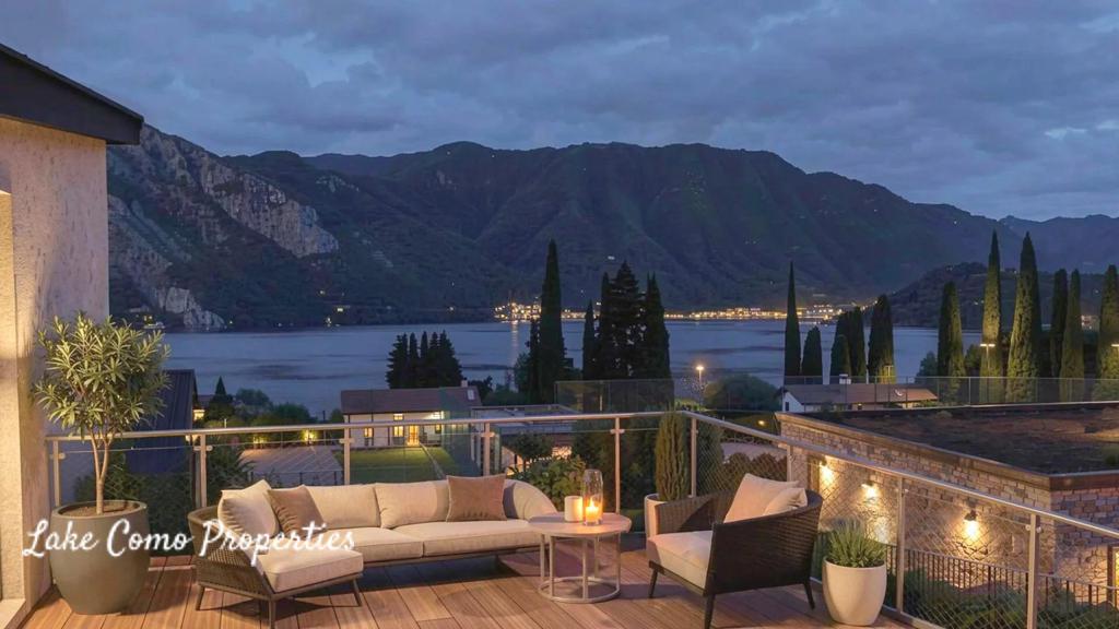 5 room house in Lake Como, photo #1, listing #107232762