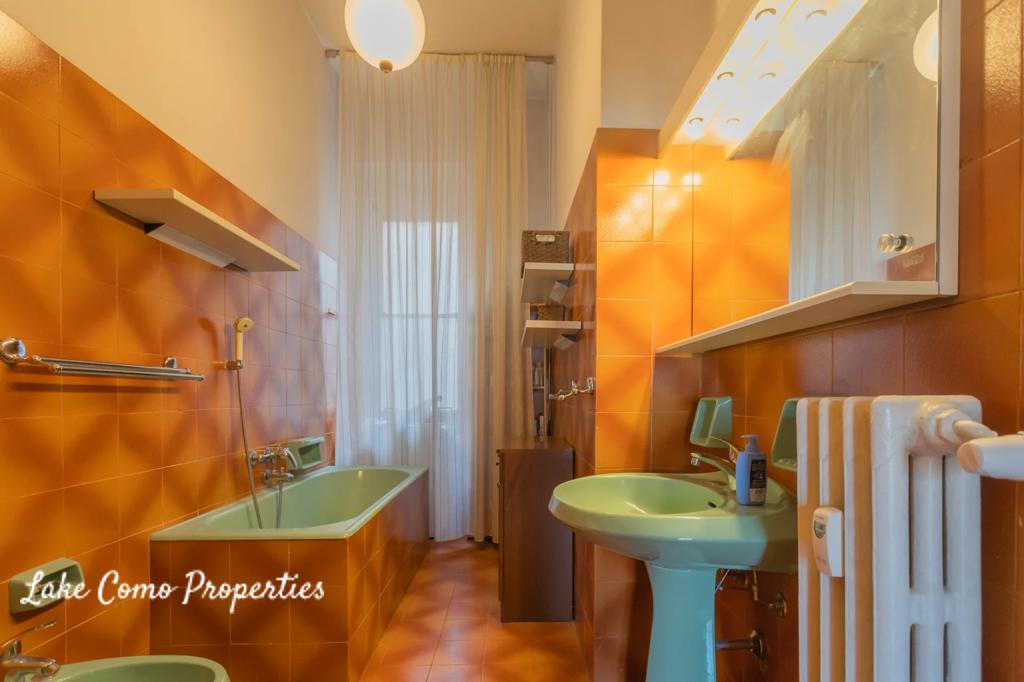 5 room apartment in Lake Como, photo #1, listing #91426566