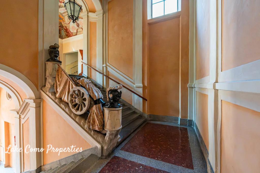 Apartment in Lake Como, photo #3, listing #107290932