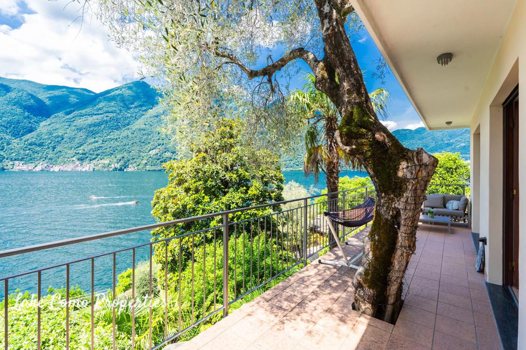 8 room house in Nesso, photo #8, listing #106454460