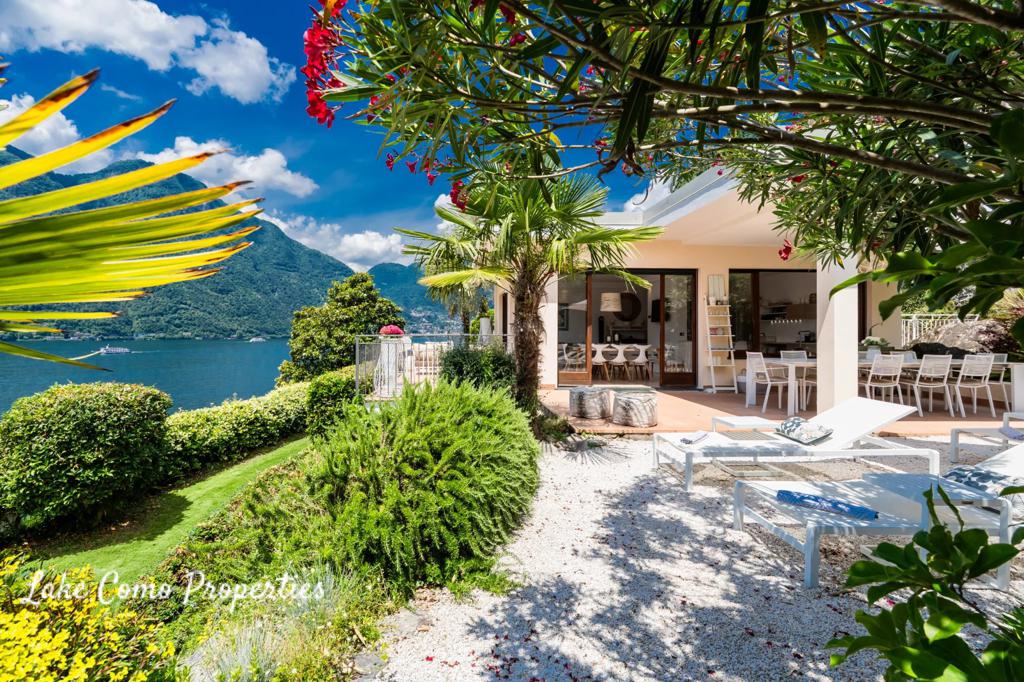 8 room house in Nesso, photo #1, listing #106454460