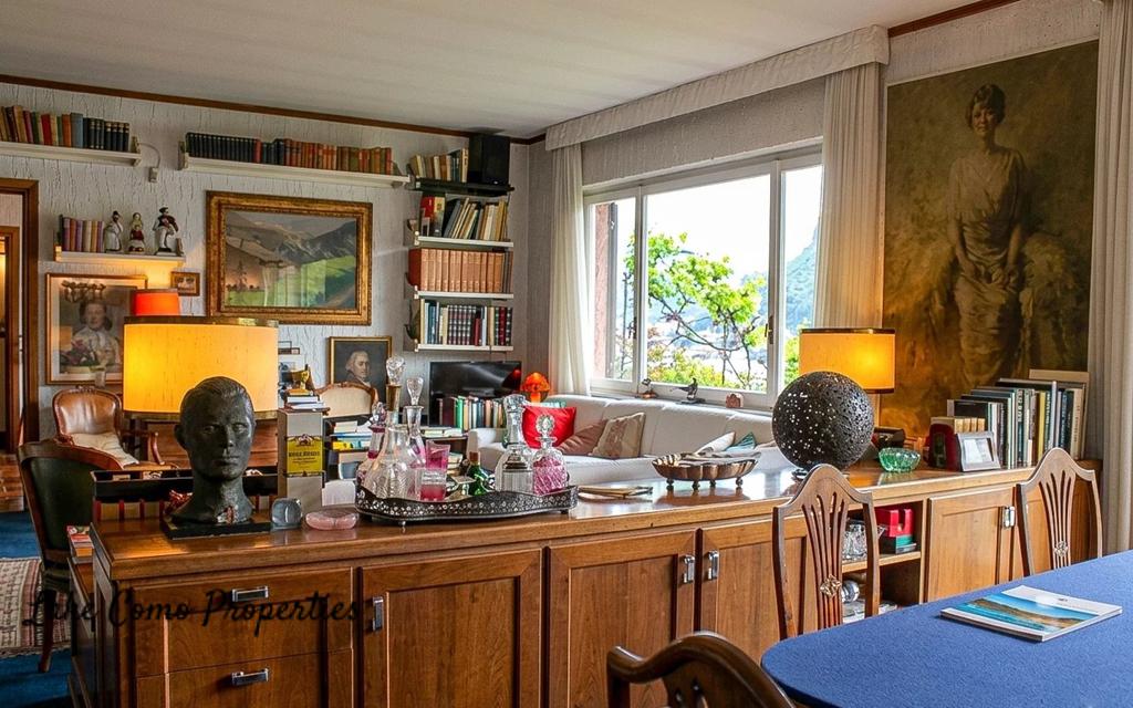 12 room house in Moltrasio, photo #9, listing #106236396