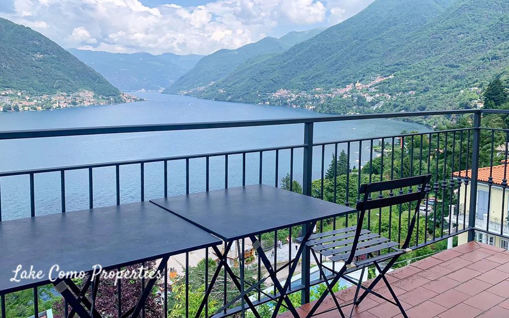 8 room house in Faggeto Lario, photo #4, listing #106337448