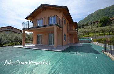 5 room house in Lake Como