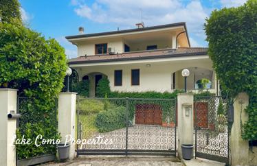 11 room house in Lake Como