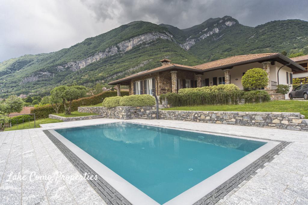 8 room house in Lake Como, 250 m², photo #1, listing #102985932
