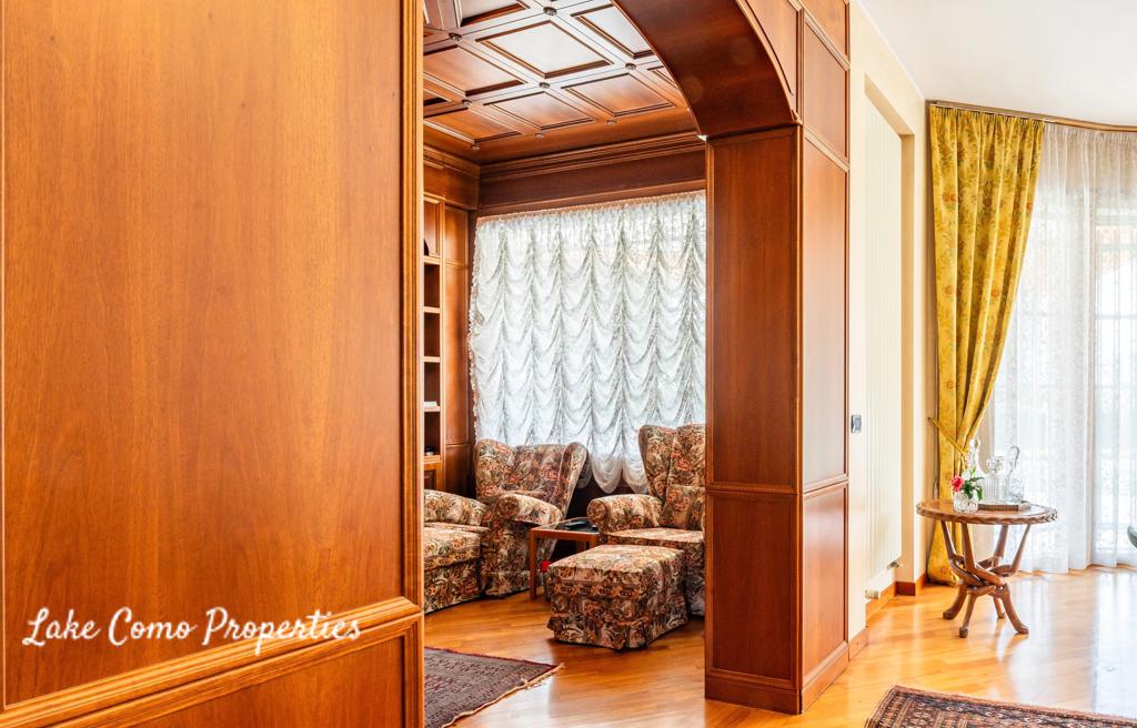 6 room house in Lake Como, photo #5, listing #106050210