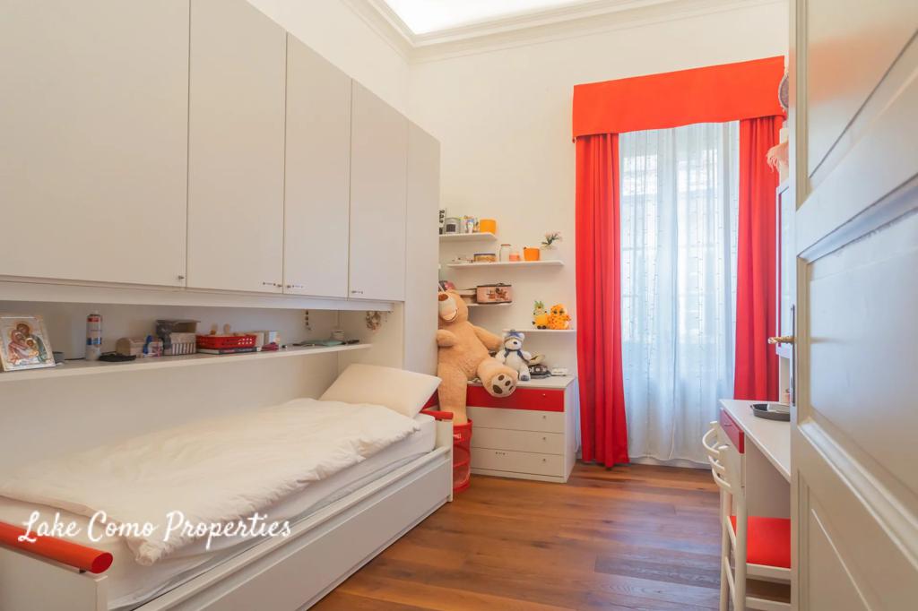 5 room apartment in Lake Como, photo #9, listing #95380236