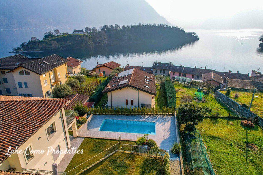 Apartment in Lake Como, 113 m², photo #1, listing #105568596