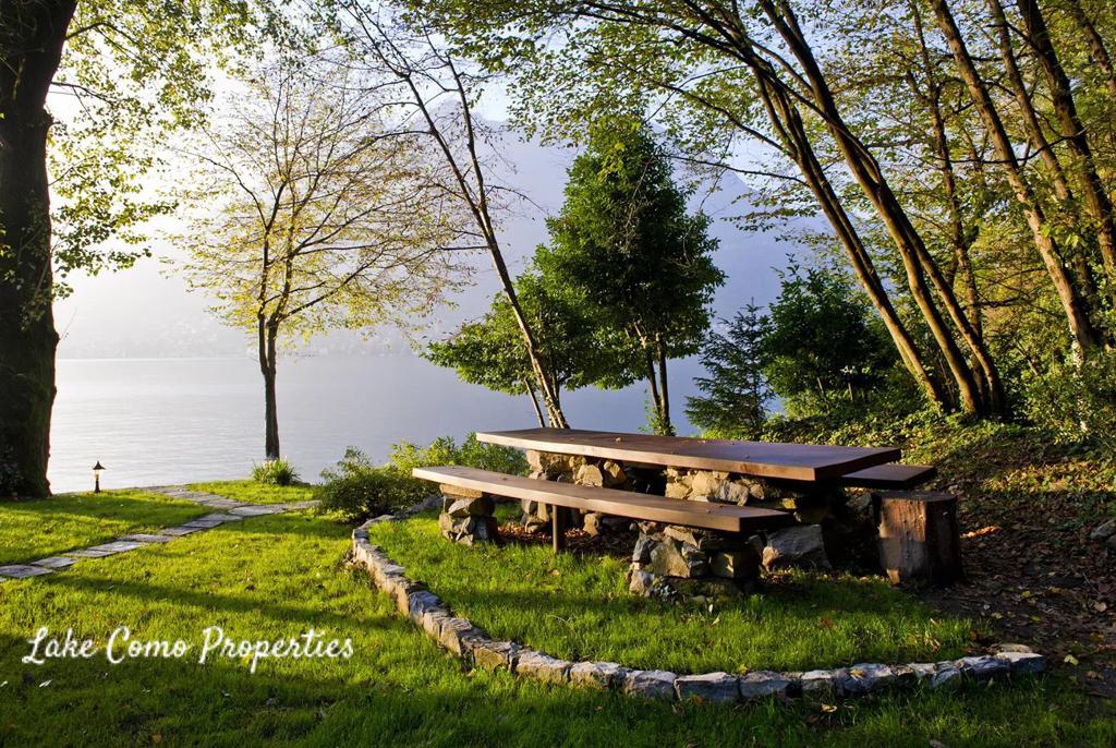6 room house in Faggeto Lario, photo #1, listing #105067788