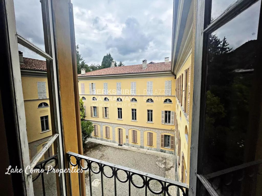 8 room apartment in Lake Como, photo #2, listing #90419952