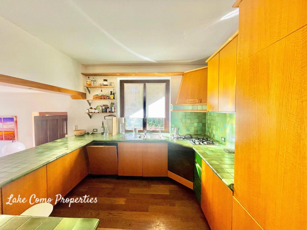 5 room apartment in Argegno, photo #6, listing #91903476