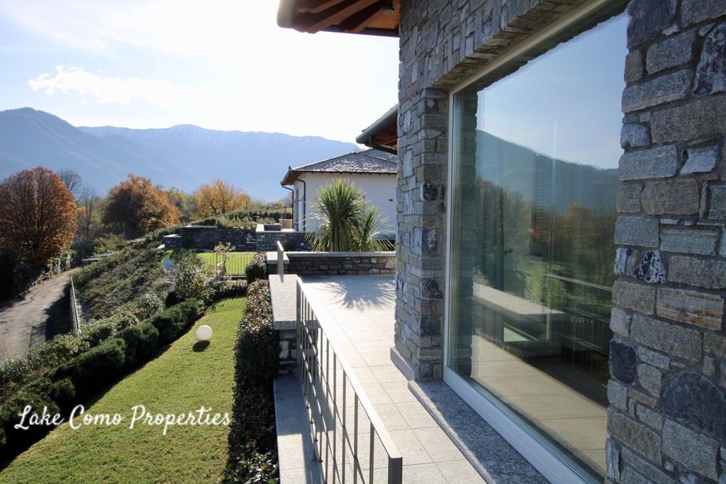 6 room house in Griante, 300 m², photo #1, listing #101372166