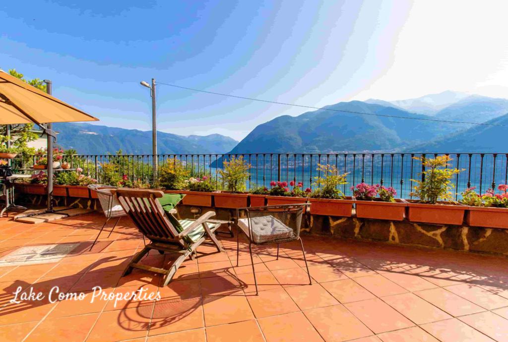 8 room house in Lake Como, 240 m², photo #4, listing #77363538