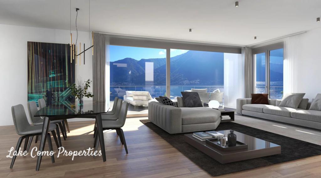 9 room house in Sala Comacina, photo #7, listing #98453040