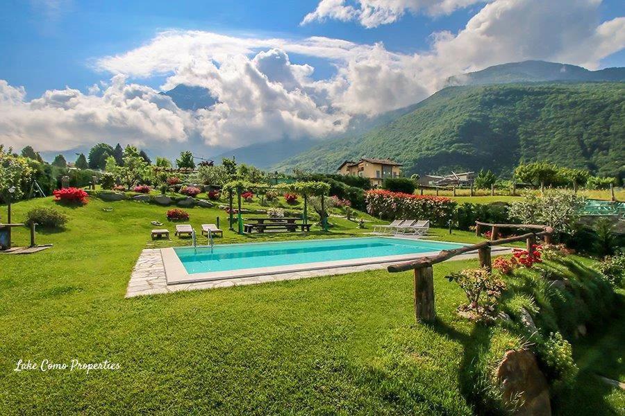 Luxury houses for sale in Lecco, Italy