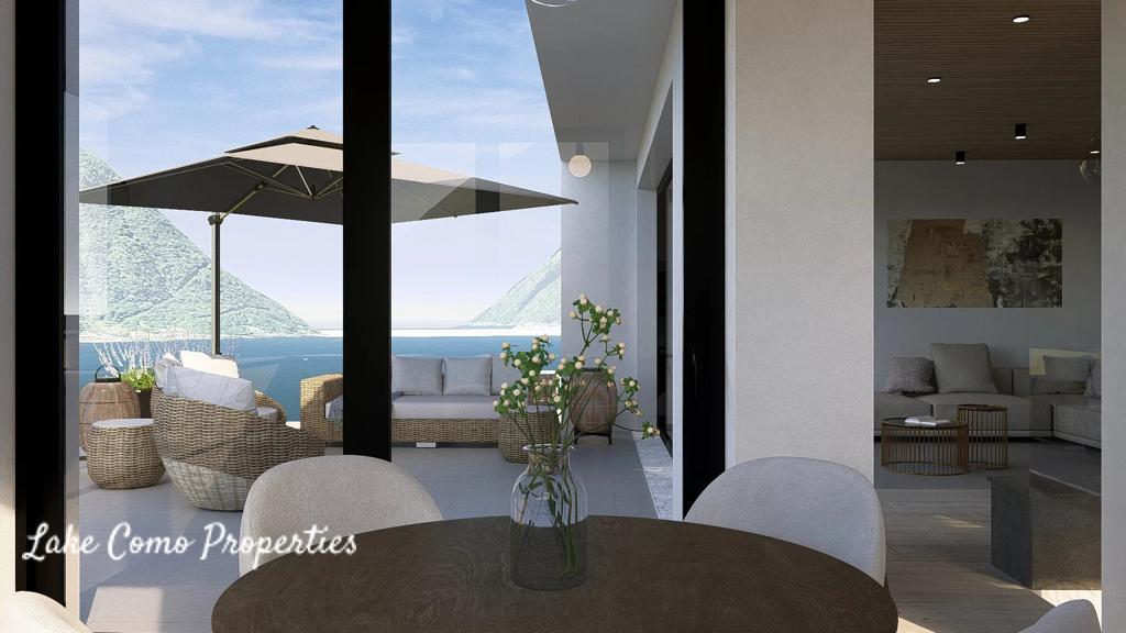 9 room house in Sala Comacina, photo #8, listing #98453040