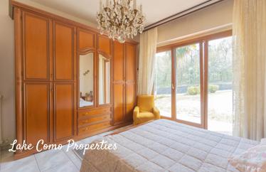 8 room house in Lake Como