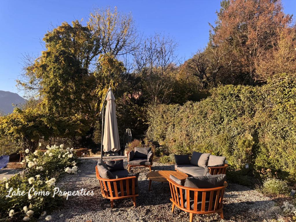 8 room house in Nesso, photo #4, listing #106036224