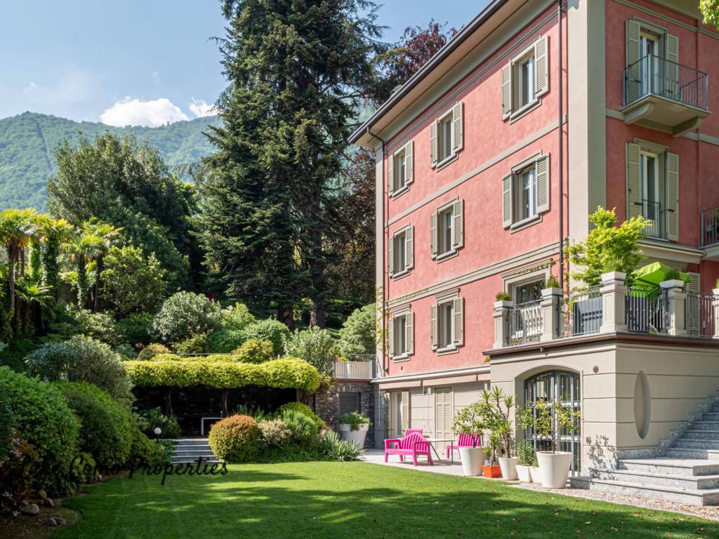 25 room house in Lake Como, photo #5, listing #106773408