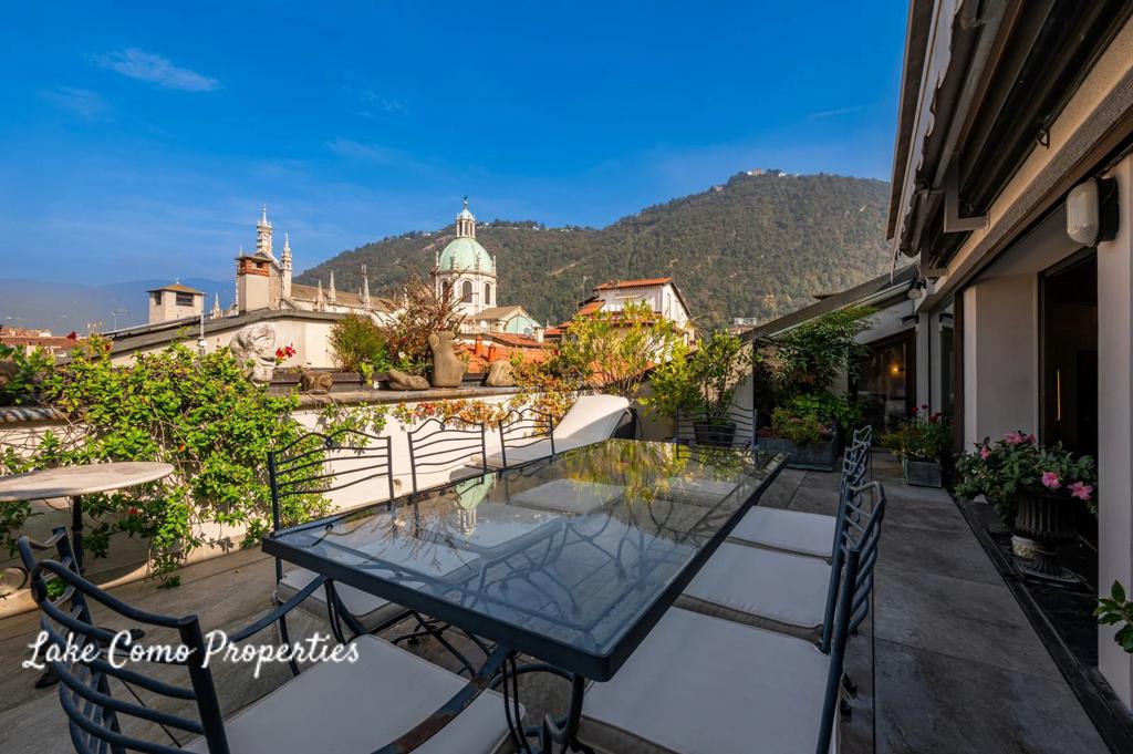 Apartment in Lake Como, photo #2, listing #107290932