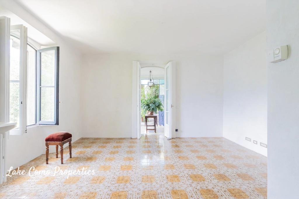 6 room house in Moltrasio, photo #8, listing #106610574