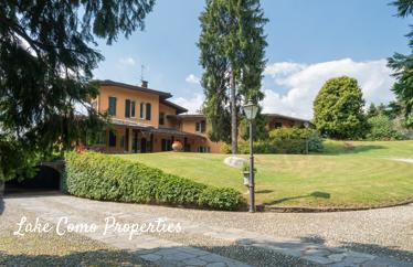 10 room house in Lake Como
