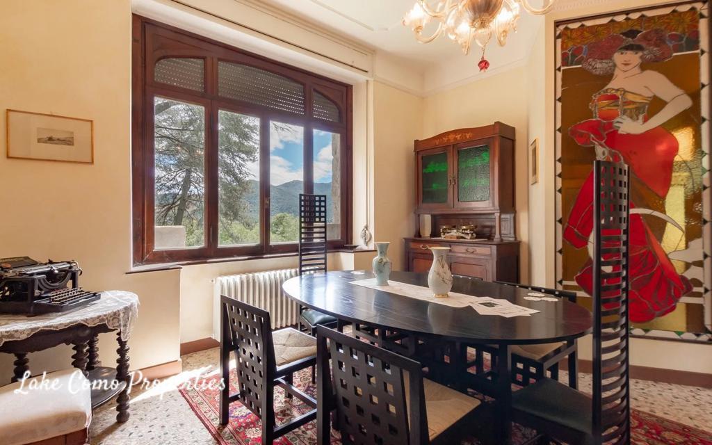 10 room house in Lake Como, photo #1, listing #105068040