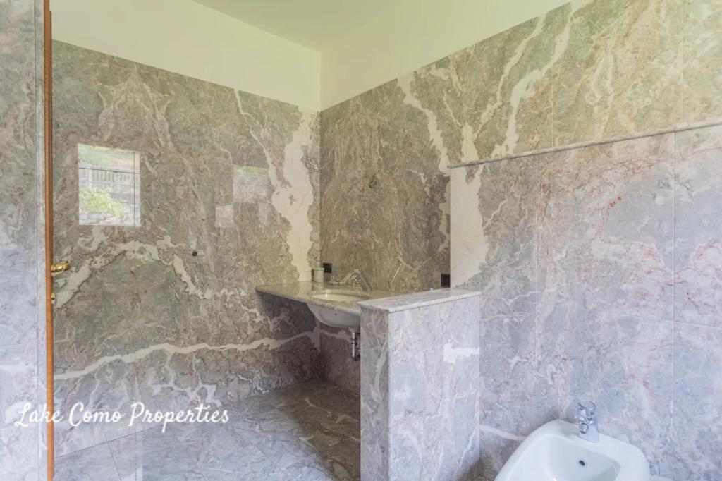 8 room house in Lake Como, photo #9, listing #91614432