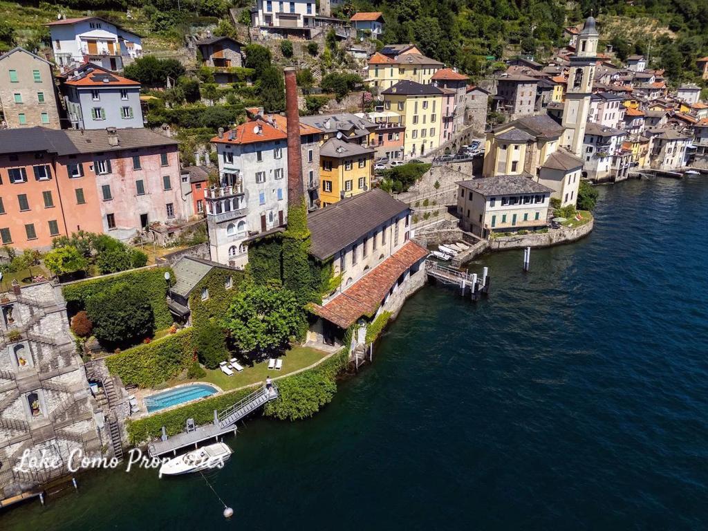 10 room house in Lake Como, photo #2, listing #106208718
