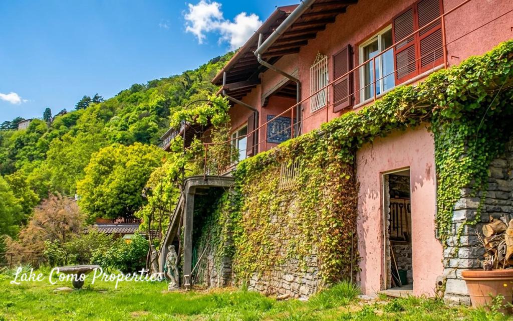 12 room house in Moltrasio, photo #2, listing #106236396