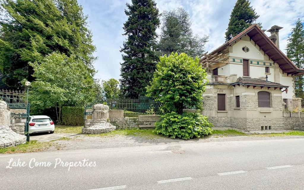 10 room house in Lake Como, photo #2, listing #105068040