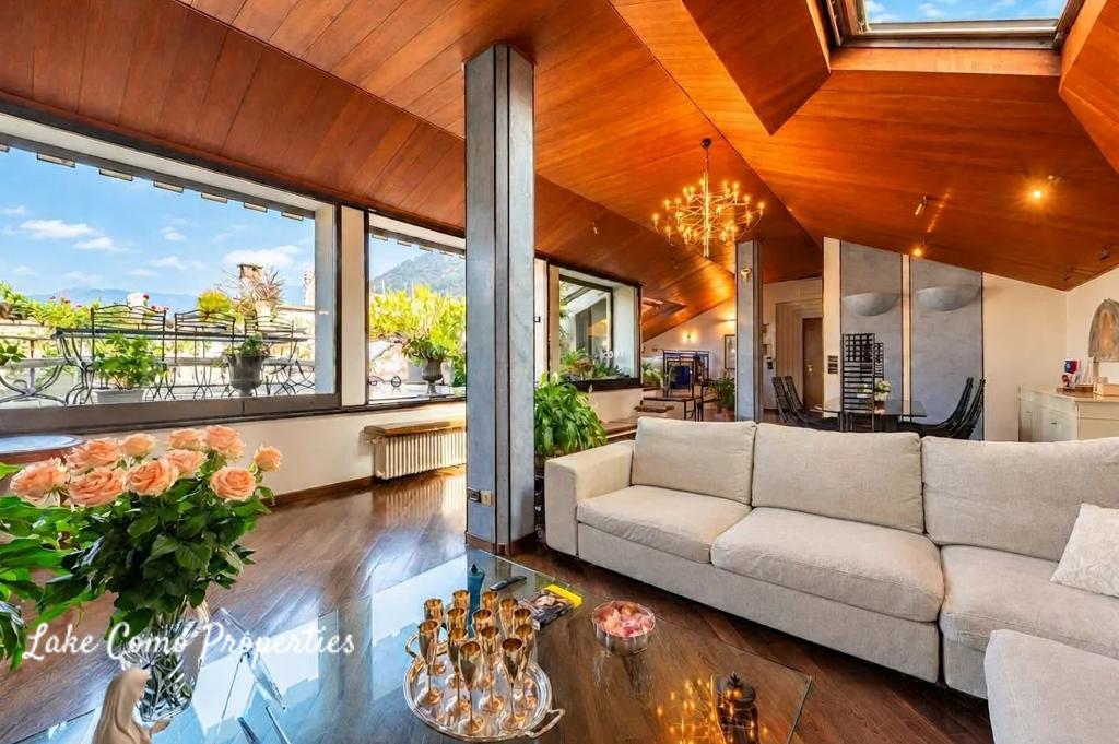 Apartment in Lake Como, photo #5, listing #107290932