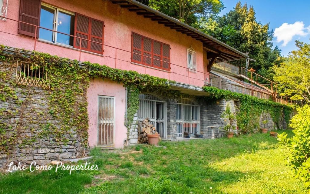 12 room house in Moltrasio, photo #4, listing #106236396