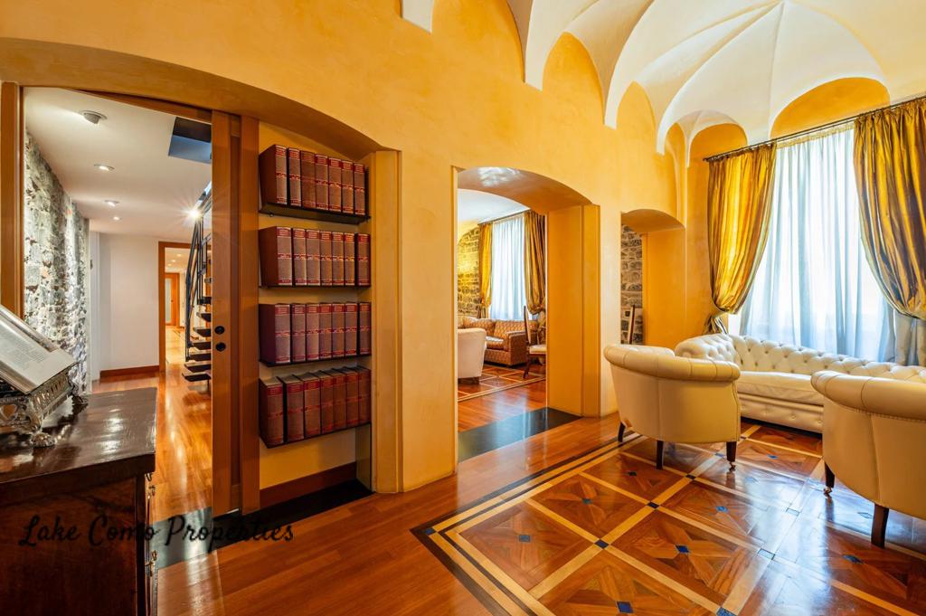 Apartment in Lake Como, photo #7, listing #107290932