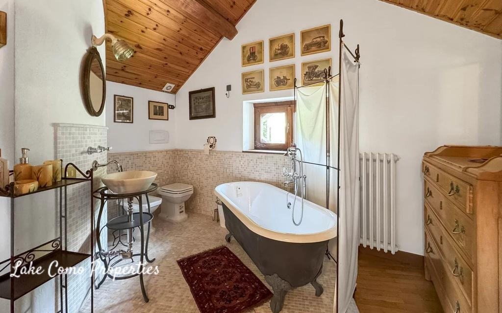 10 room house in Lake Como, photo #3, listing #105068040