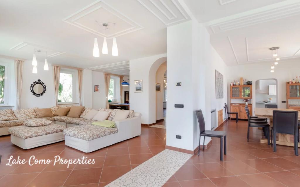 25 room house in Oliveto Lario, photo #1, listing #105069300