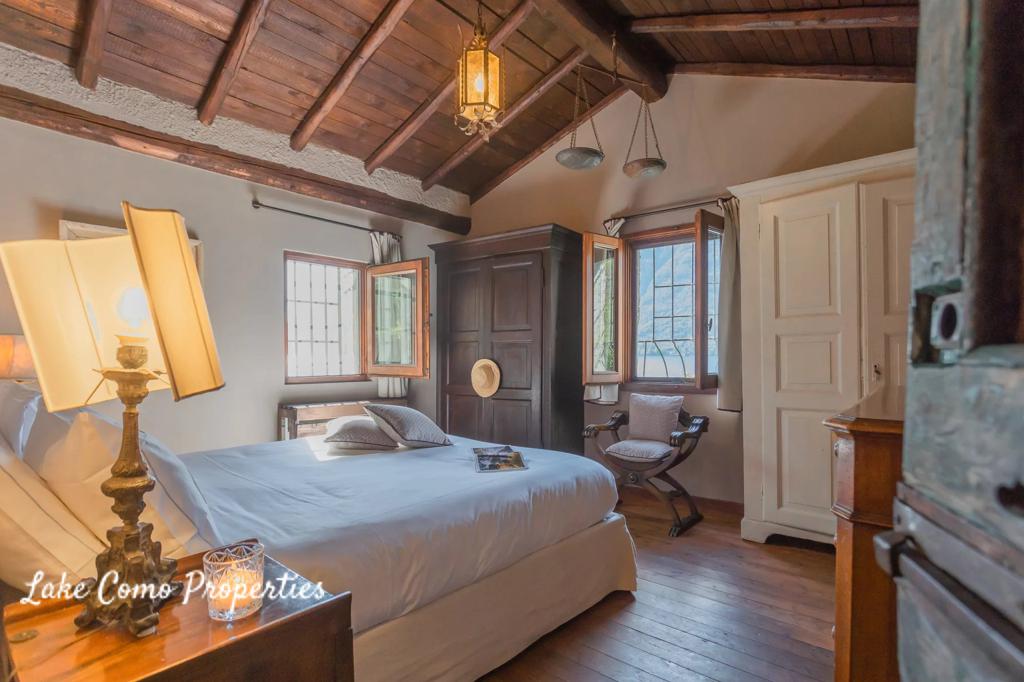 6 room house in Faggeto Lario, photo #2, listing #105067788