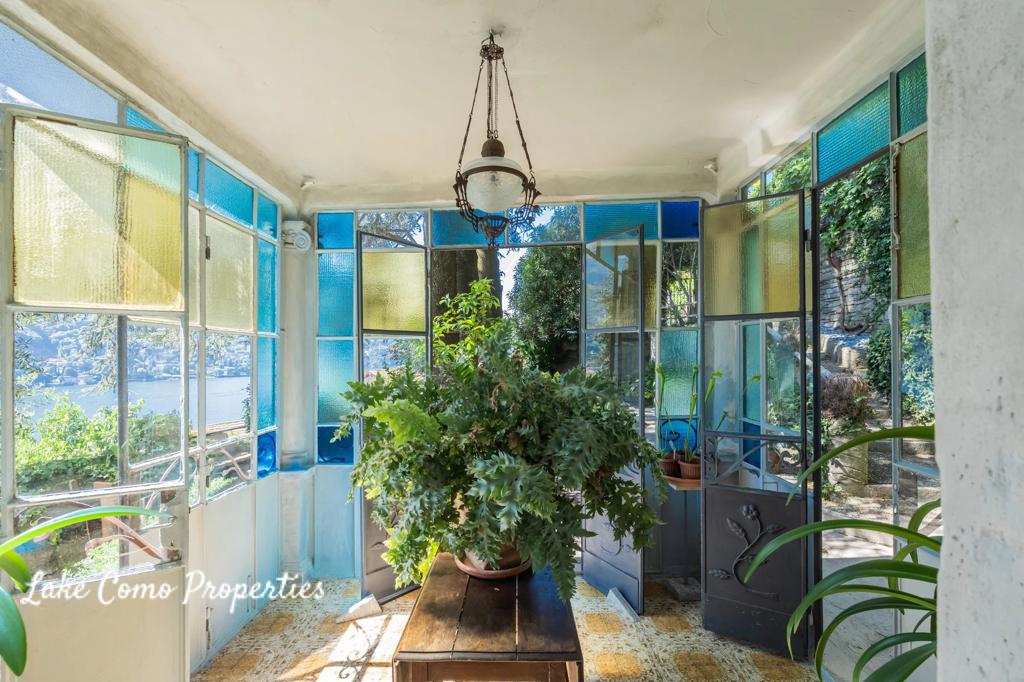6 room house in Moltrasio, photo #9, listing #106610574
