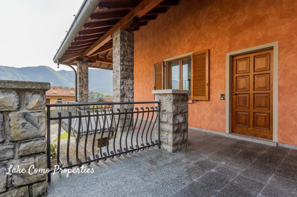 8 room house in Lake Como, photo #3, listing #91614432