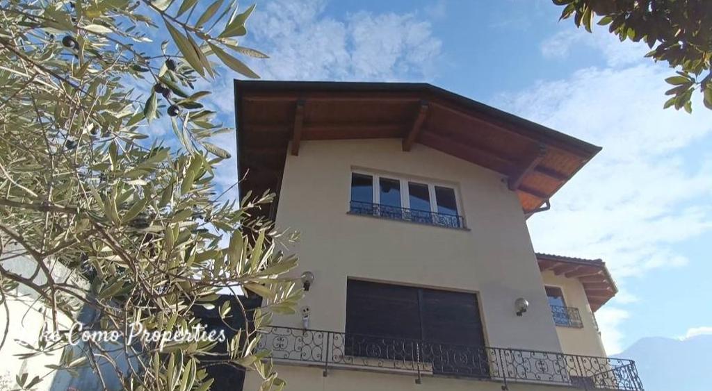House in Lake Como, 250 m², photo #2, listing #93958116