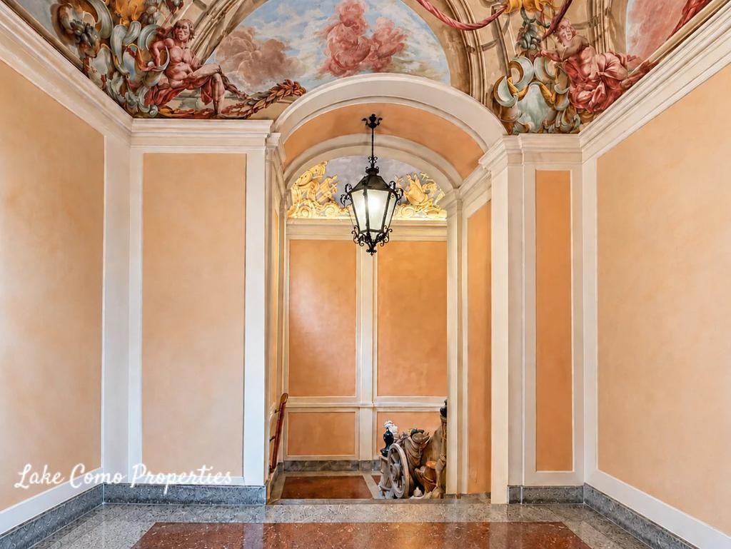 Apartment in Lake Como, photo #4, listing #107290932