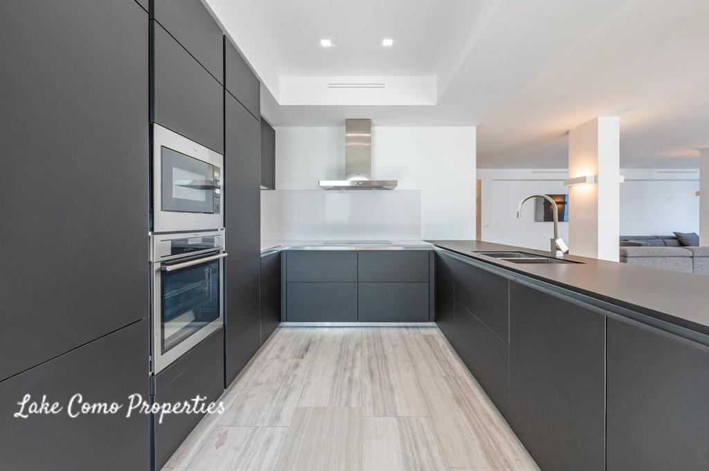 5 room apartment in Lake Como, photo #8, listing #106626450
