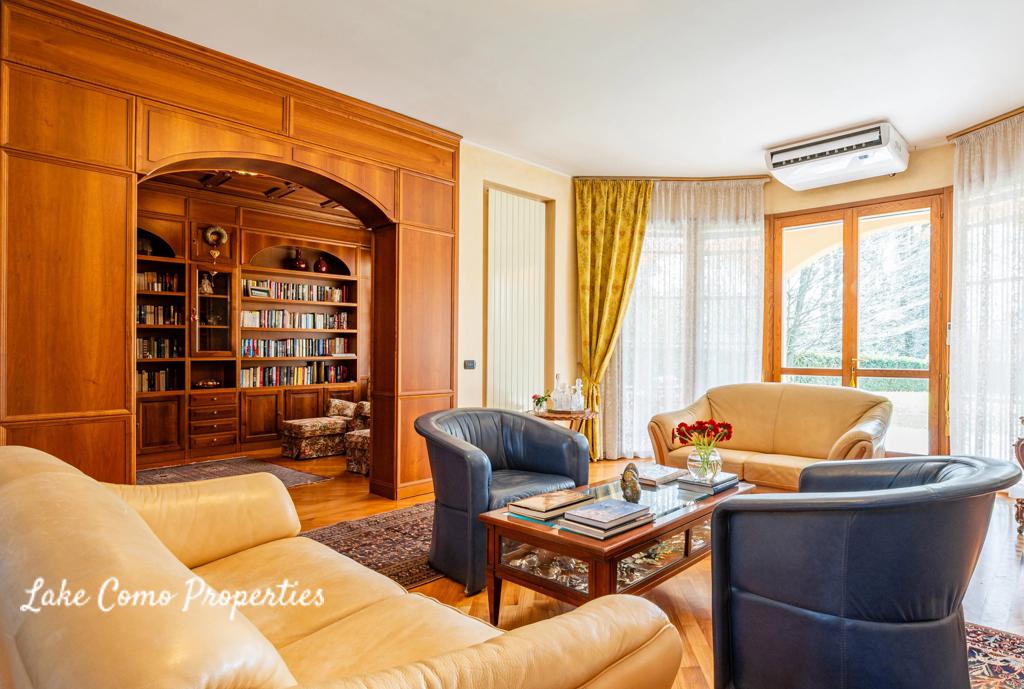6 room house in Lake Como, photo #3, listing #106050210