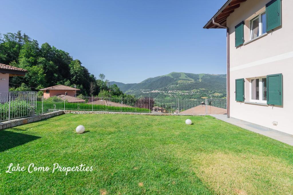 7 room house in Lake Como, photo #3, listing #106671306