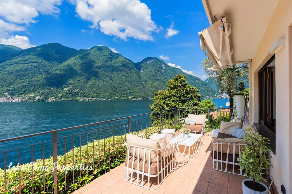 8 room house in Nesso, photo #2, listing #106454460